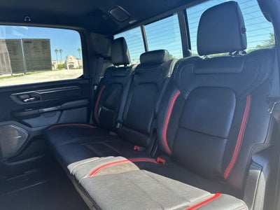 RAM 1500 TRX Crew Cab 4x4 de 2022 con caja de 5'7'