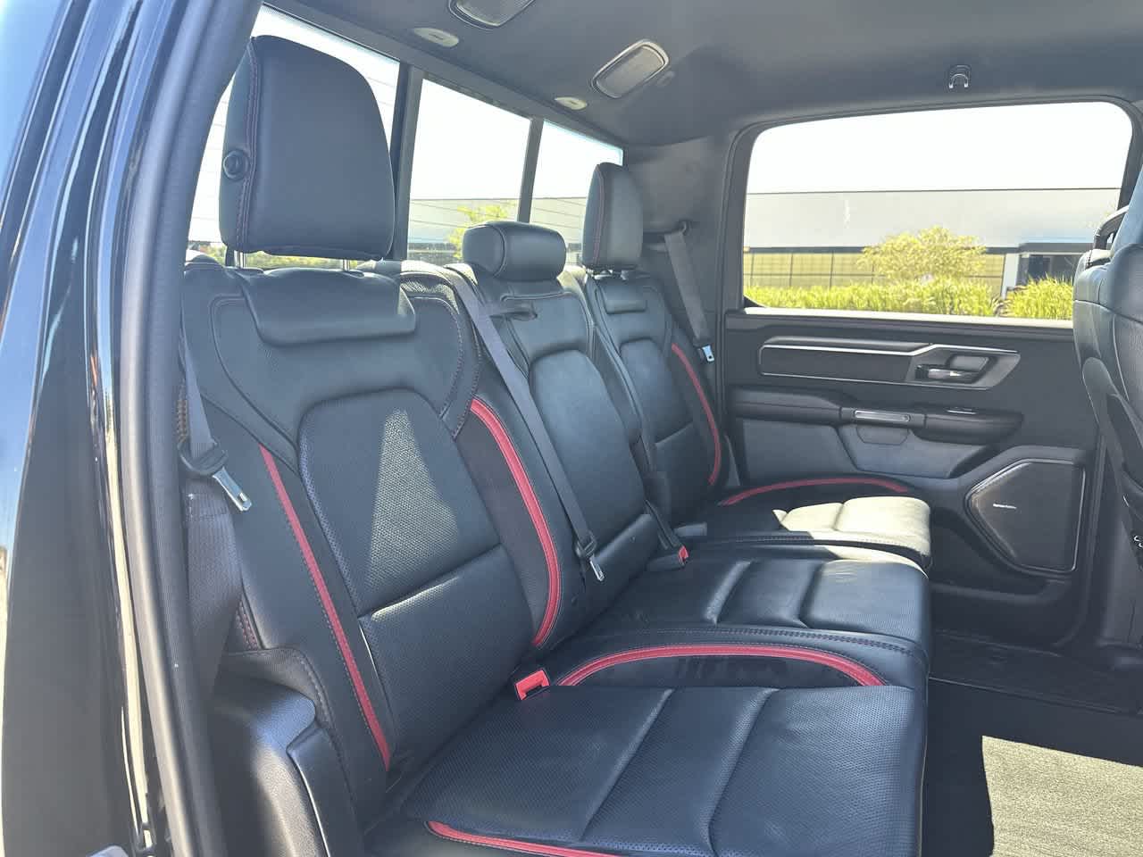 RAM 1500 TRX Crew Cab 4x4 de 2022 con caja de 5'7'