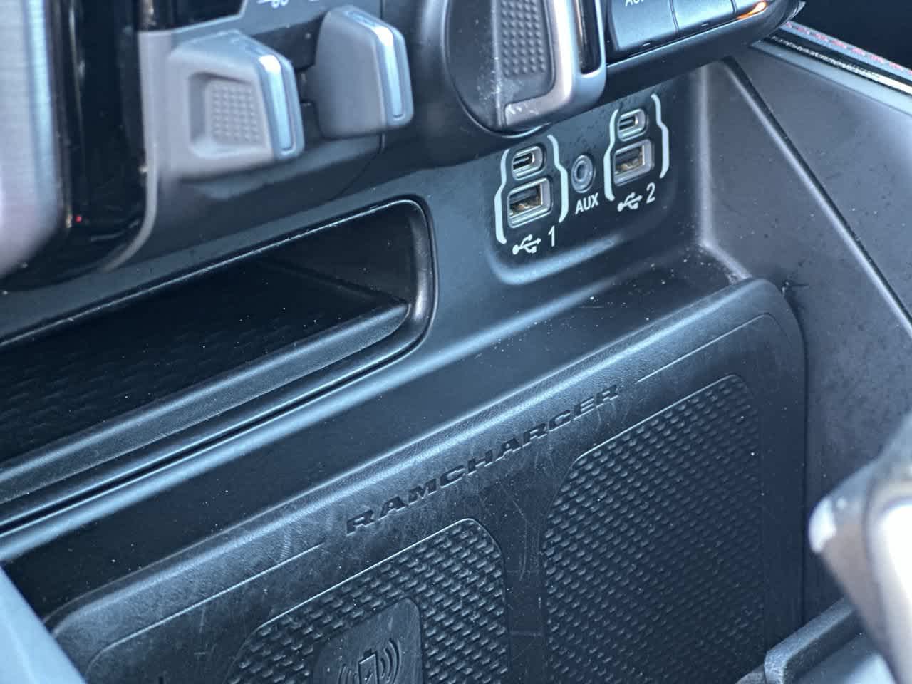 RAM 1500 TRX Crew Cab 4x4 de 2022 con caja de 5'7'