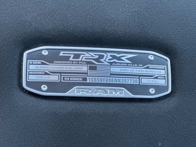 RAM 1500 TRX Crew Cab 4x4 de 2022 con caja de 5'7'