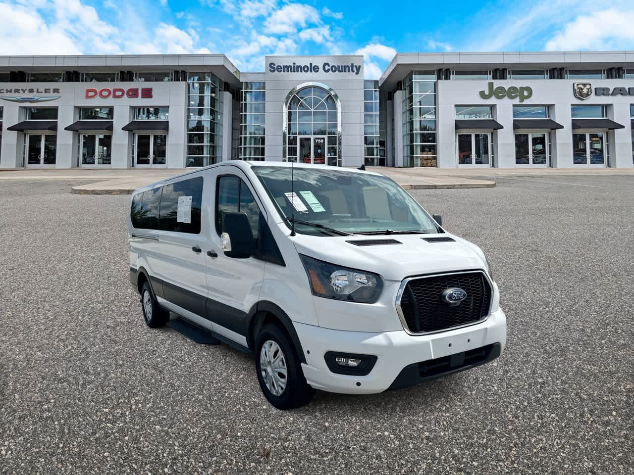 Ford Transit-350 de 2025, furgoneta de pasajeros XLT