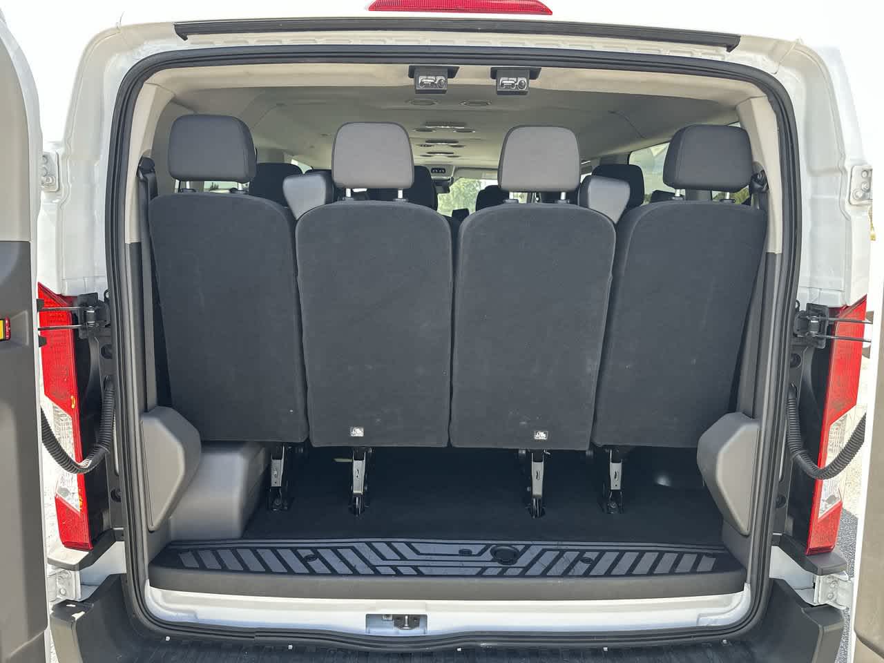Ford Transit-350 de 2025, furgoneta de pasajeros XLT