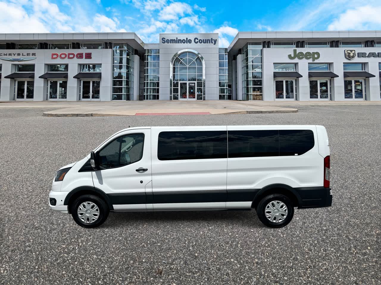 Ford Transit-350 de 2025, furgoneta de pasajeros XLT