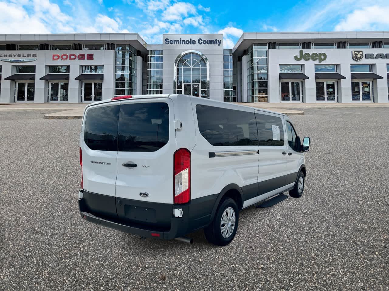 Ford Transit-350 de 2025, furgoneta de pasajeros XLT