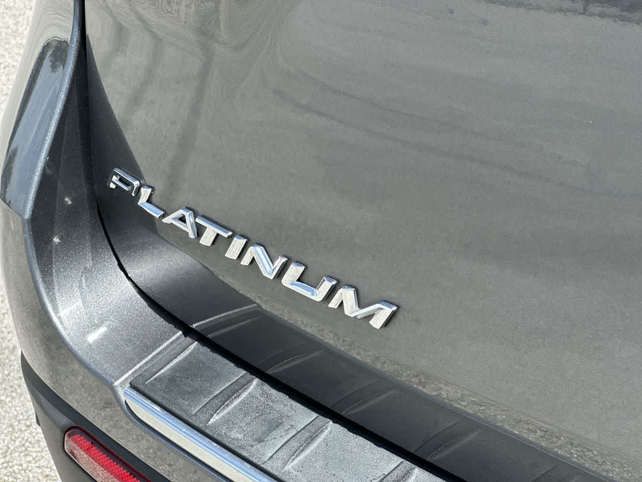 Ford Explorer Platinum 2023