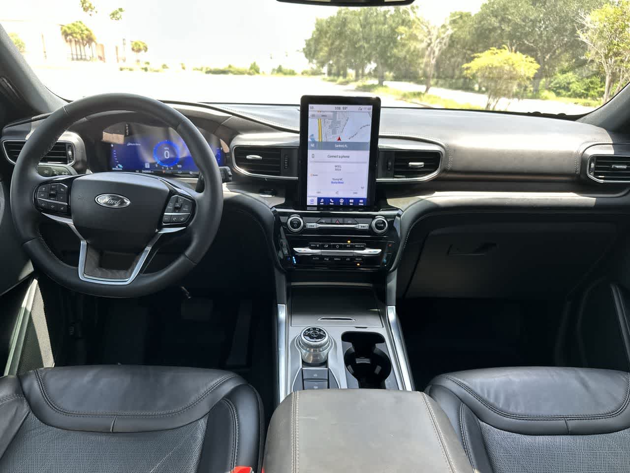Ford Explorer Platinum 2023