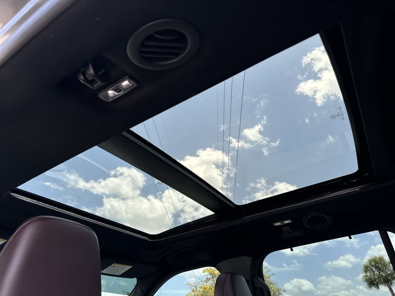 Ford Explorer Platinum 2023