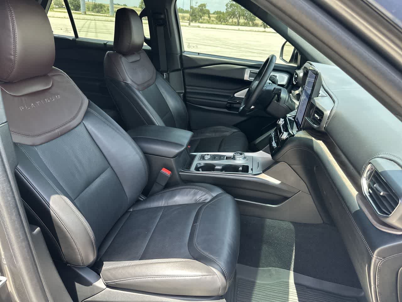 Ford Explorer Platinum 2023