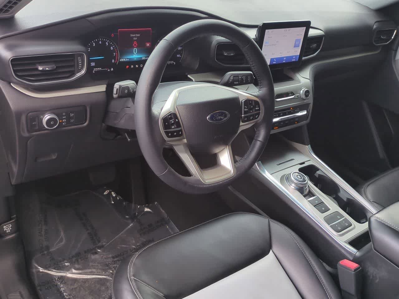 Ford Explorer XLT 2023