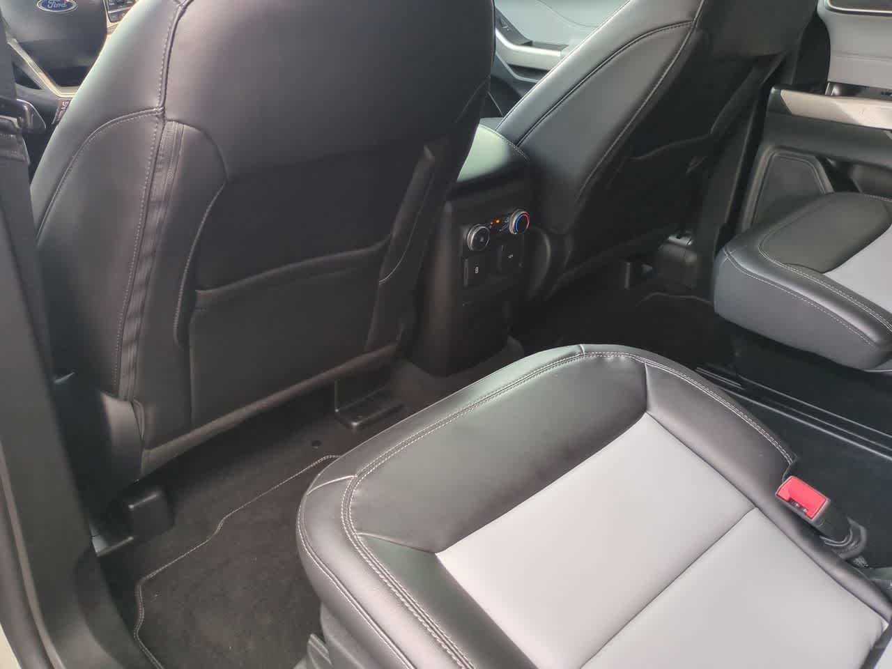 Ford Explorer XLT 2023
