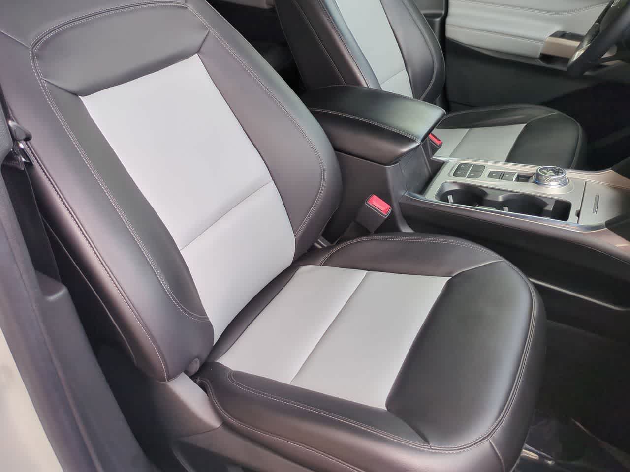 Ford Explorer XLT 2023