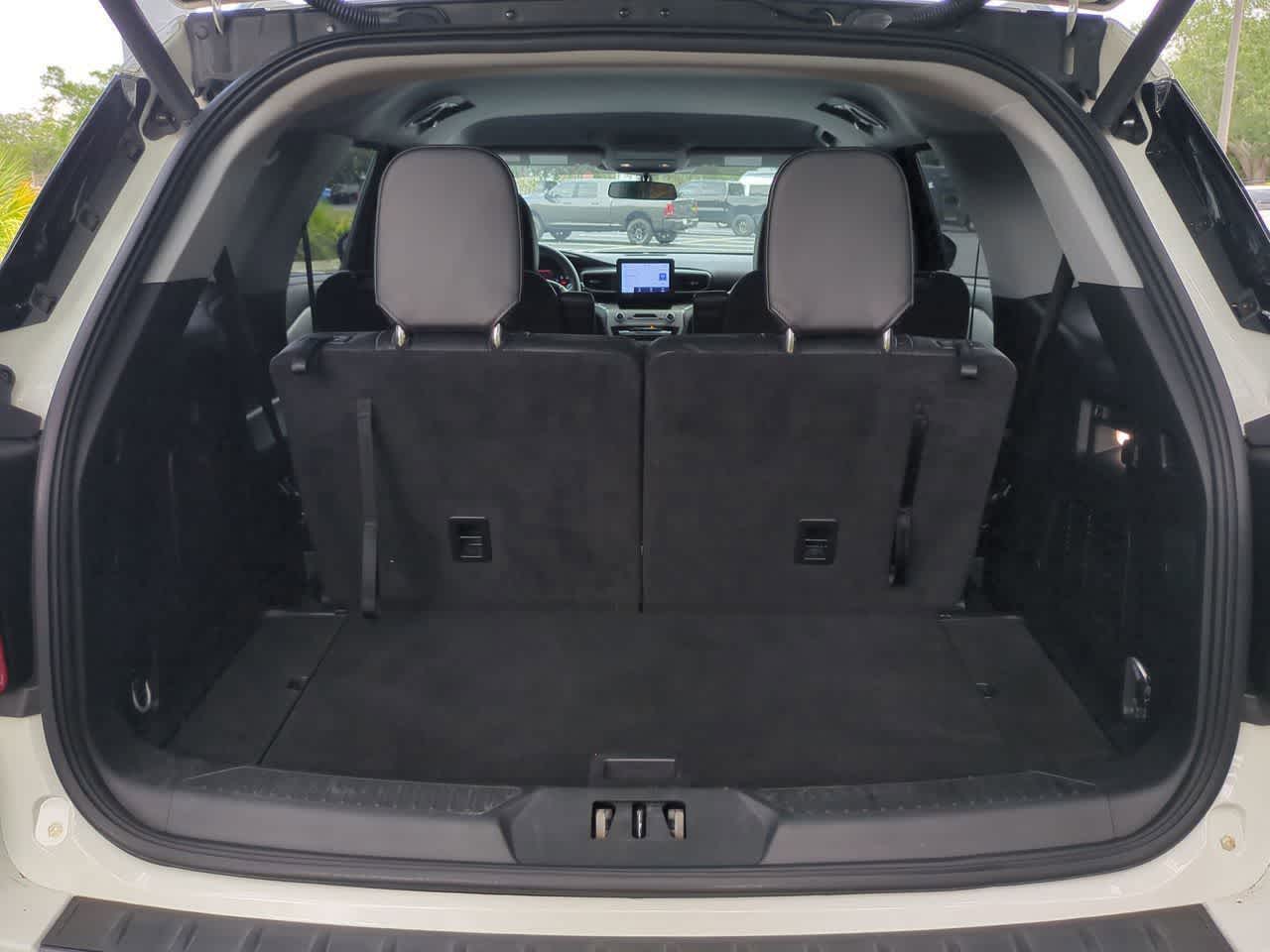 Ford Explorer XLT 2023