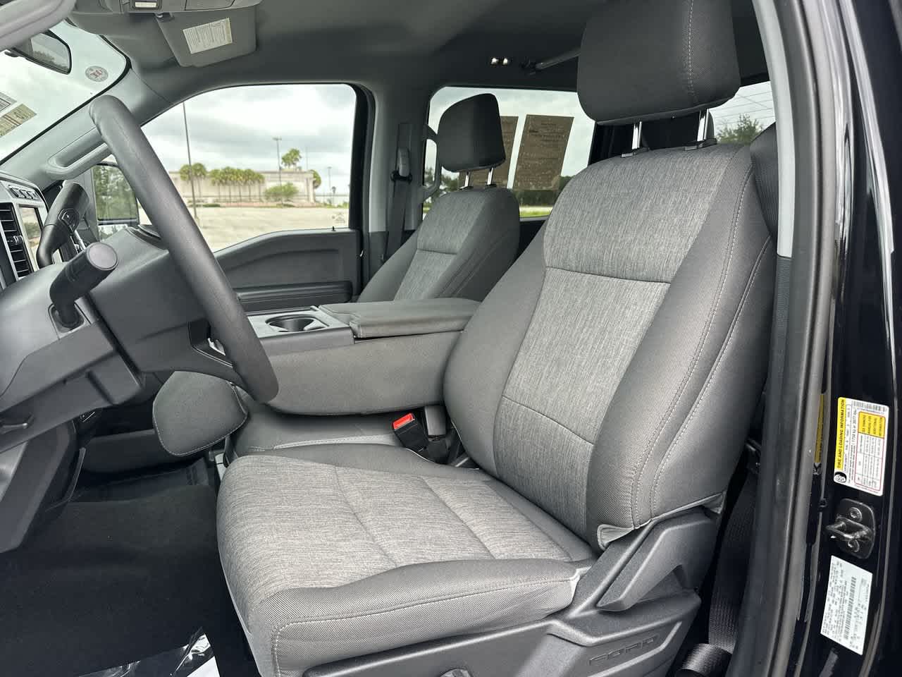 Ford F-250 XL 2024