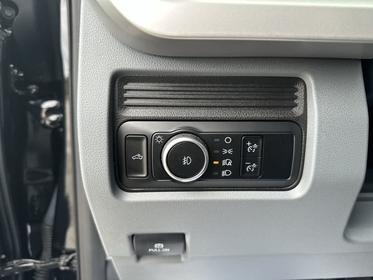 Ford F-250 XL 2024