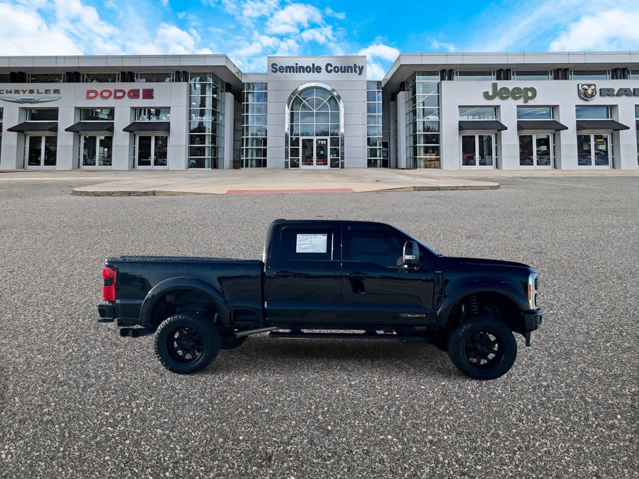 Ford F-250 LARIAT 2023
