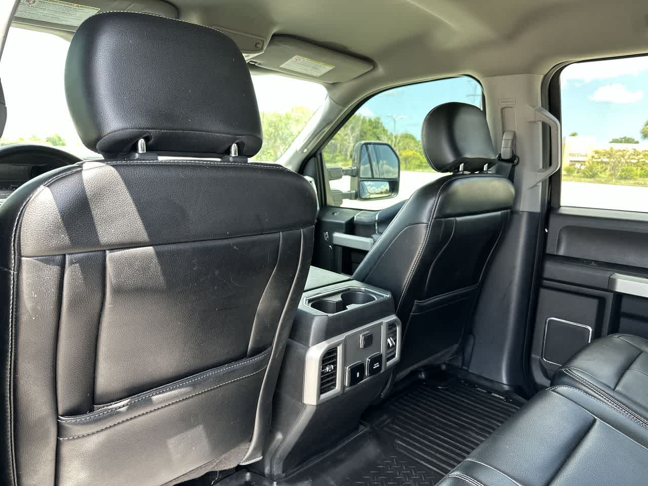 Ford F-250 LARIAT 2020