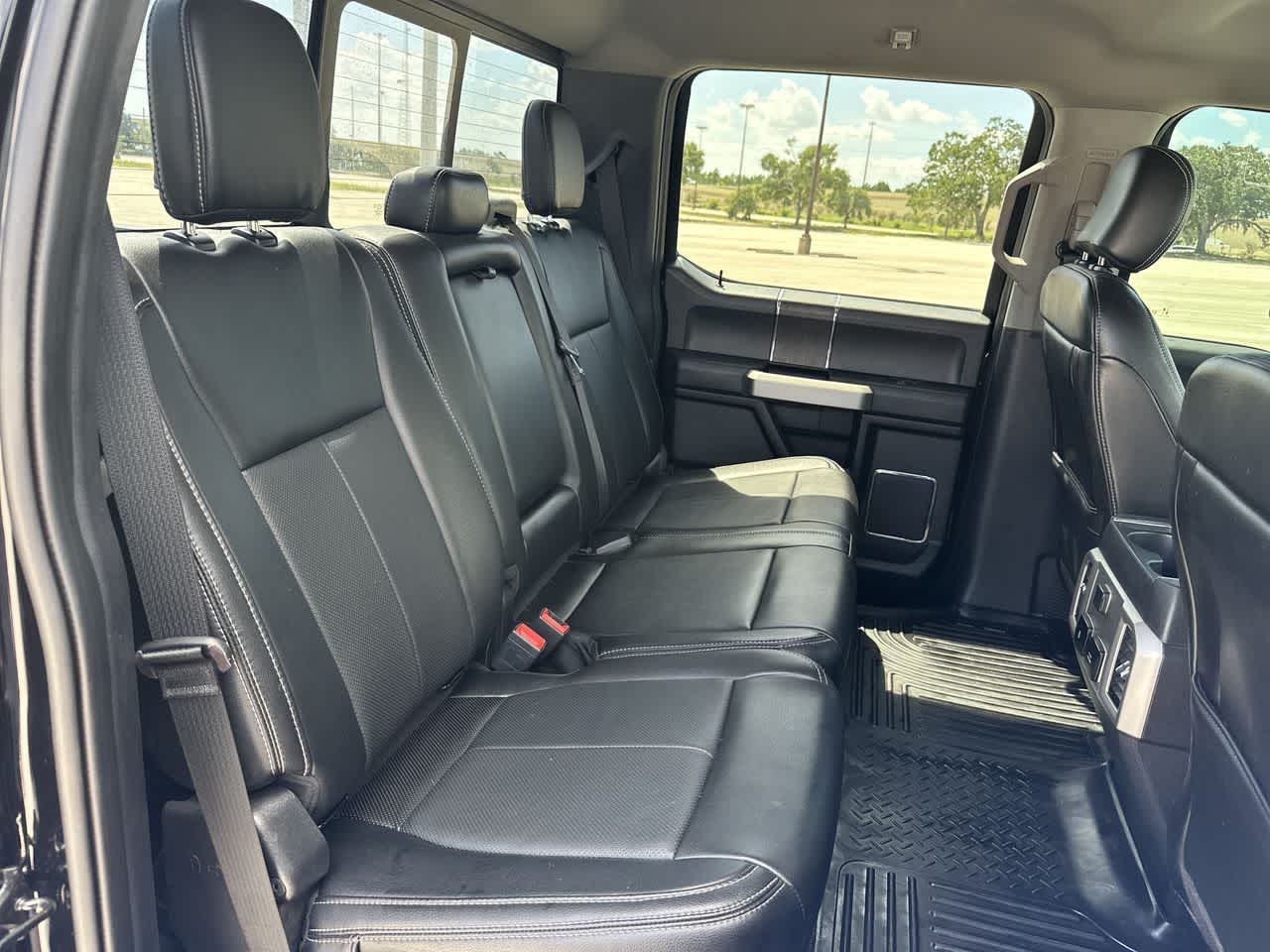 Ford F-250 LARIAT 2020
