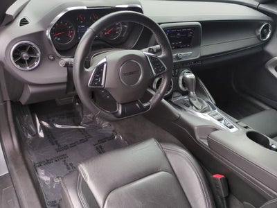 Chevrolet Camaro Coupé 2LT con tracción trasera, 2023