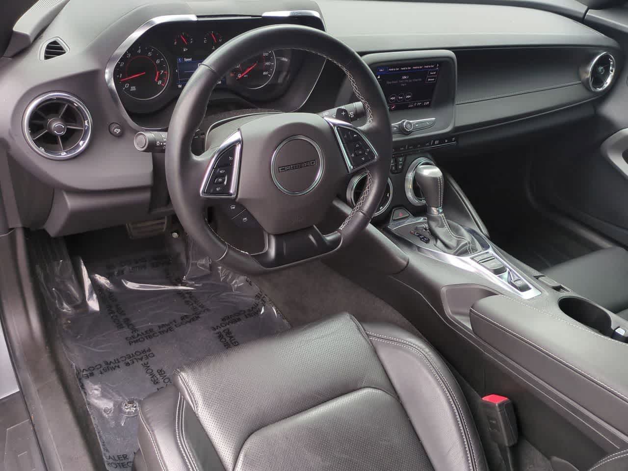 Chevrolet Camaro Coupé 2LT con tracción trasera, 2023