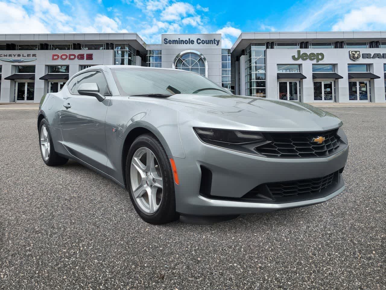 Chevrolet Camaro Coupé 2LT con tracción trasera, 2023