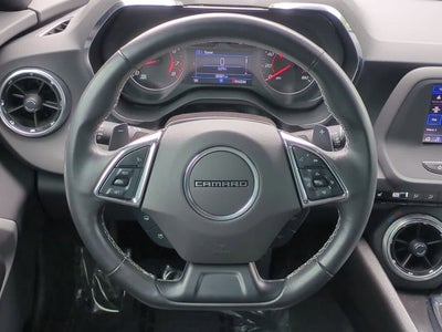 Chevrolet Camaro Coupé 2LT con tracción trasera, 2023