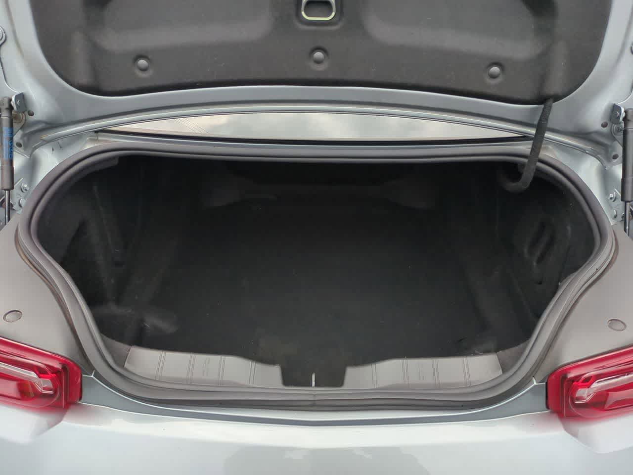 Chevrolet Camaro Coupé 2LT con tracción trasera, 2023