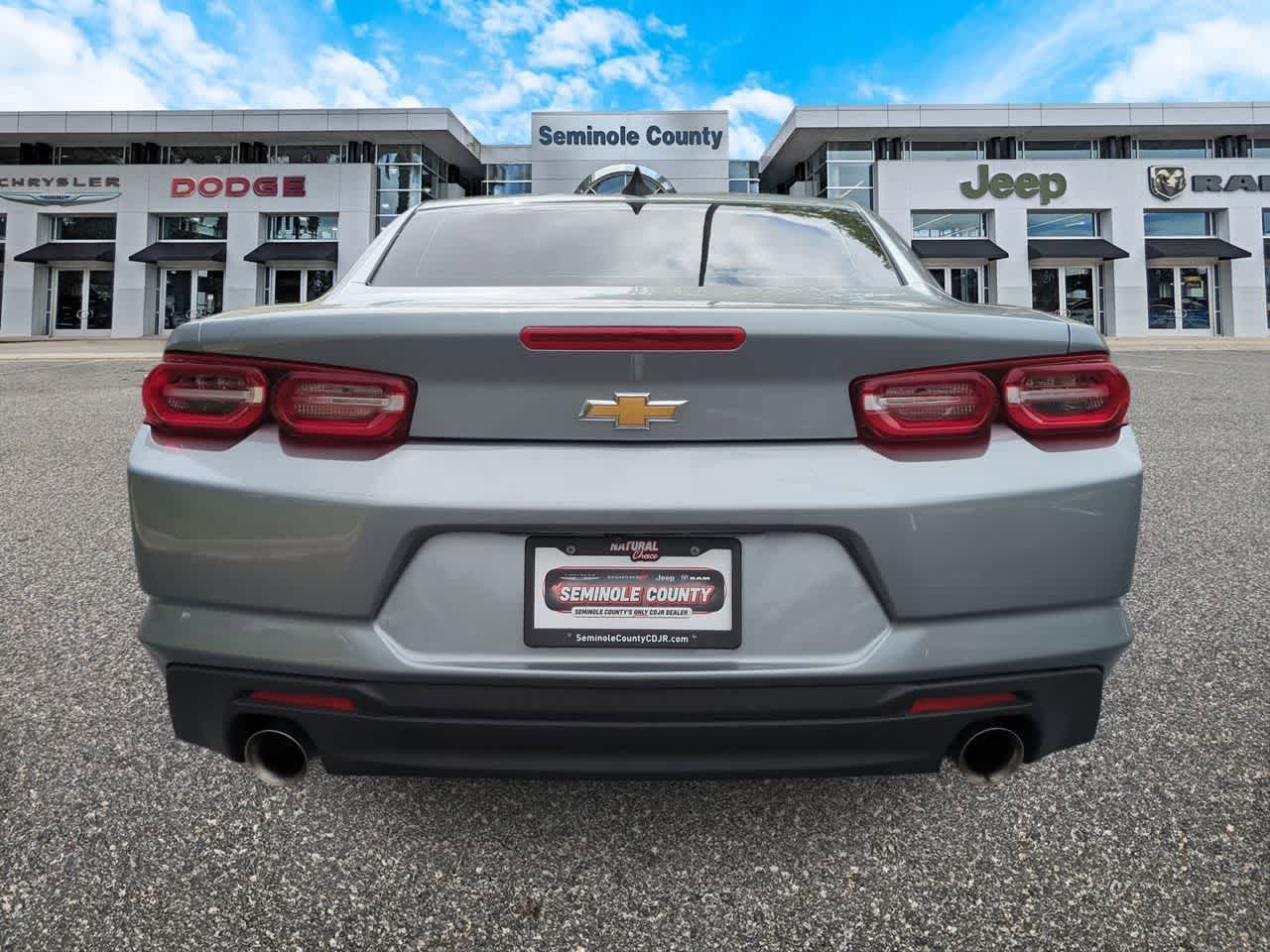 Chevrolet Camaro Coupé 2LT con tracción trasera, 2023