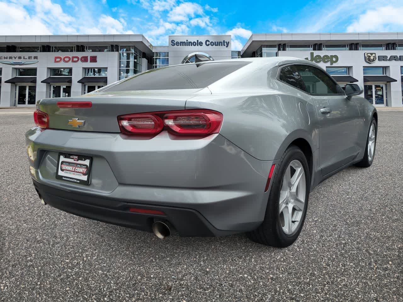 Chevrolet Camaro Coupé 2LT con tracción trasera, 2023