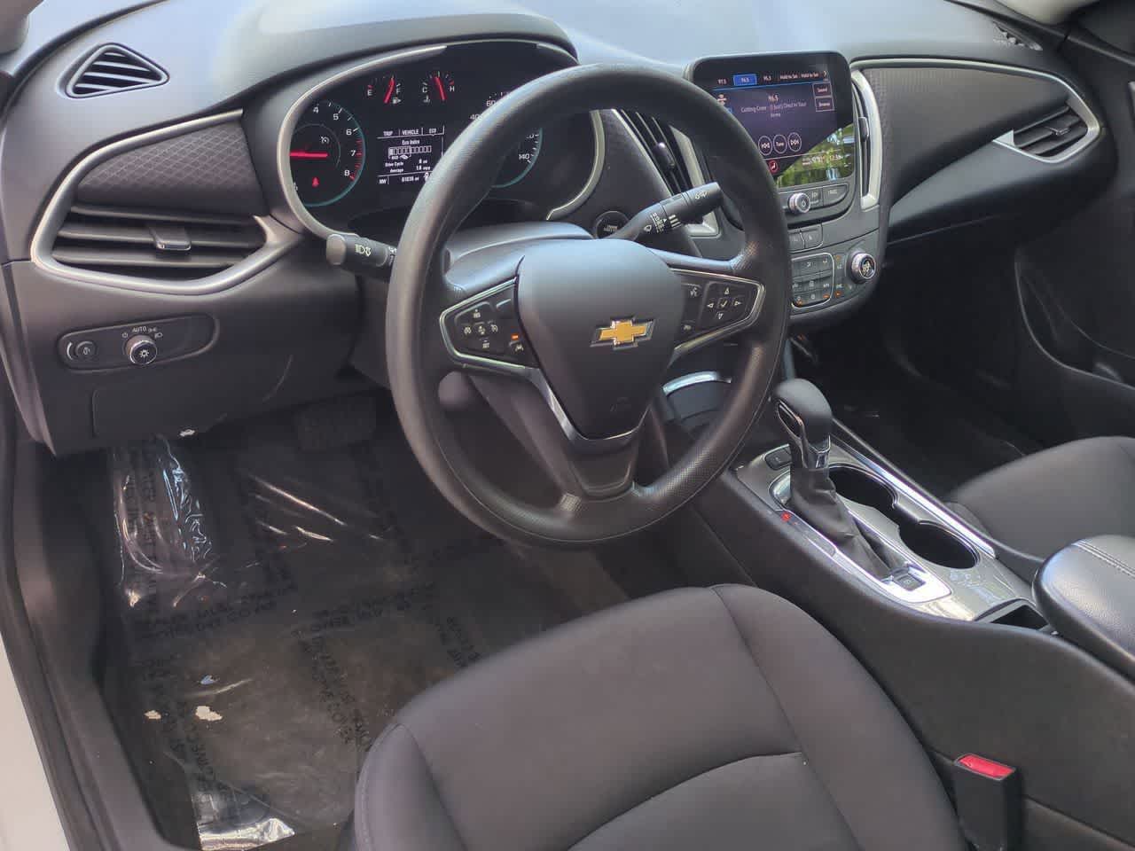 Chevrolet Malibu 1LT con tracción delantera, 2024