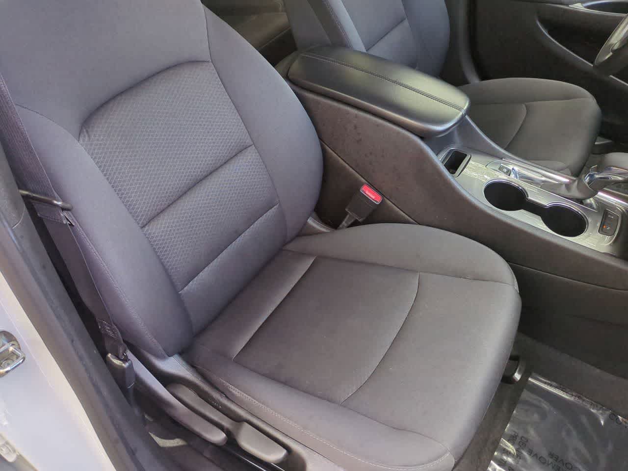 Chevrolet Malibu 1LT con tracción delantera, 2024