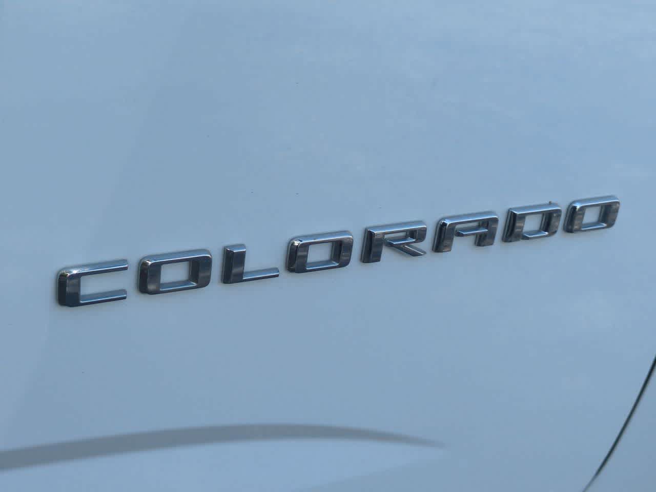 Chevrolet Colorado 2022, tracción 2WD, cabina extendida, caja larga, versión LT