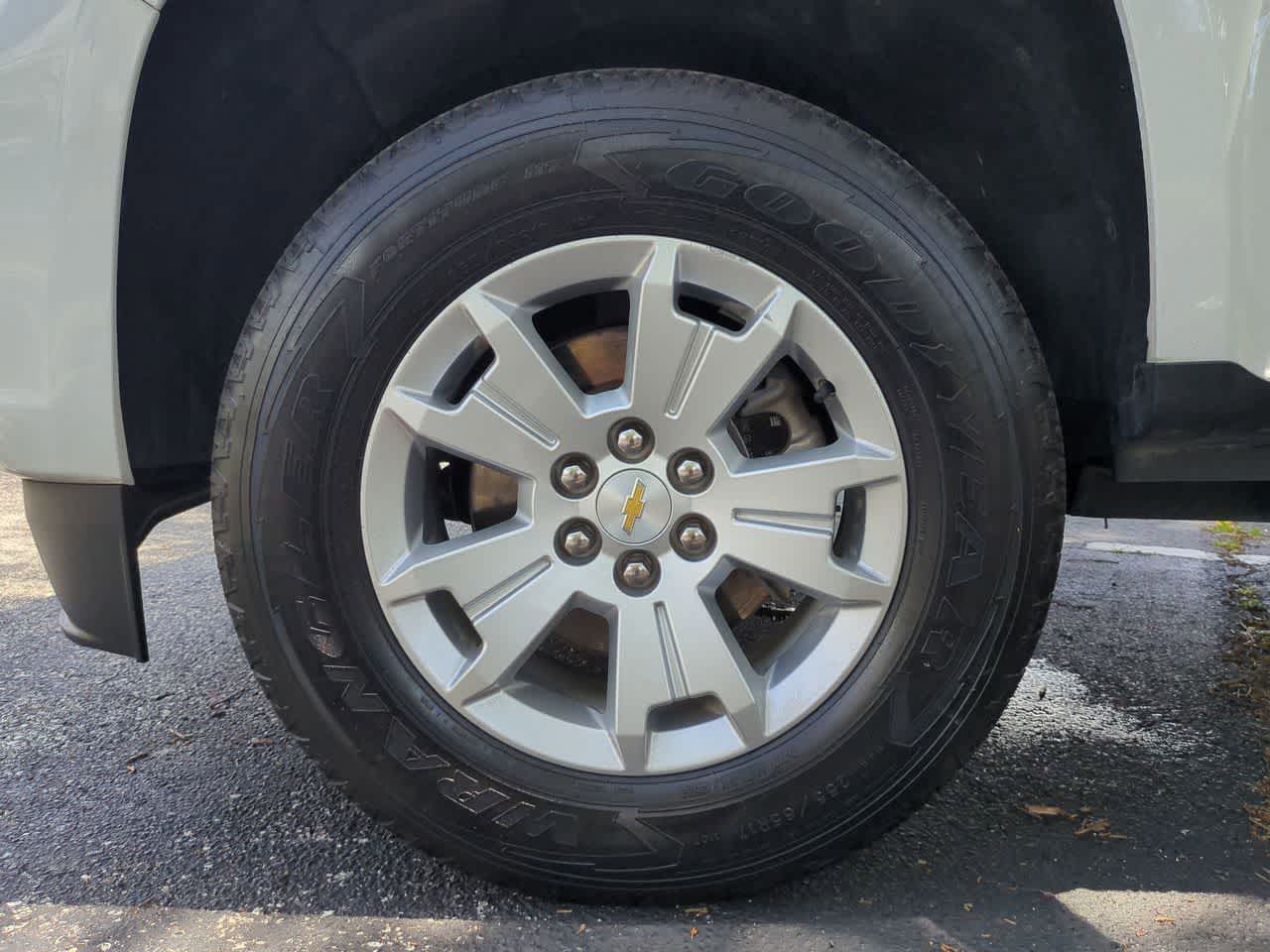 Chevrolet Colorado 2022, tracción 2WD, cabina extendida, caja larga, versión LT