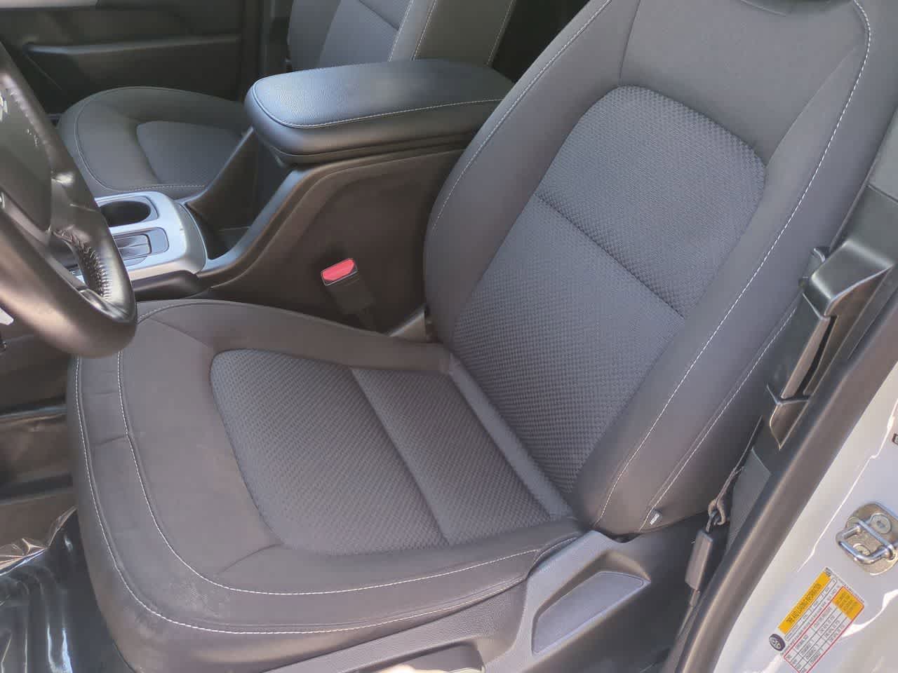 Chevrolet Colorado 2022, tracción 2WD, cabina extendida, caja larga, versión LT
