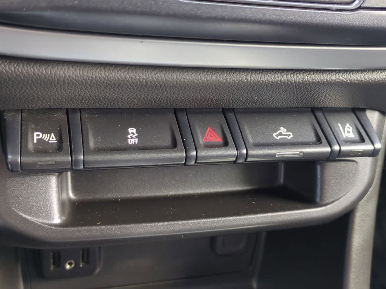 Chevrolet Colorado 2022, tracción 2WD, cabina extendida, caja larga, versión LT