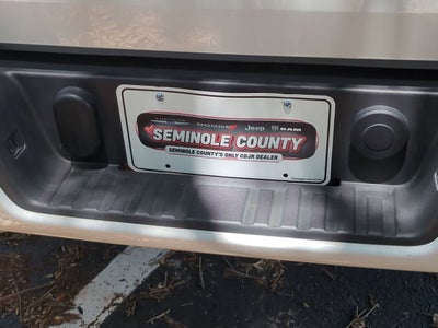 Chevrolet Colorado 2022, tracción 2WD, cabina extendida, caja larga, versión LT