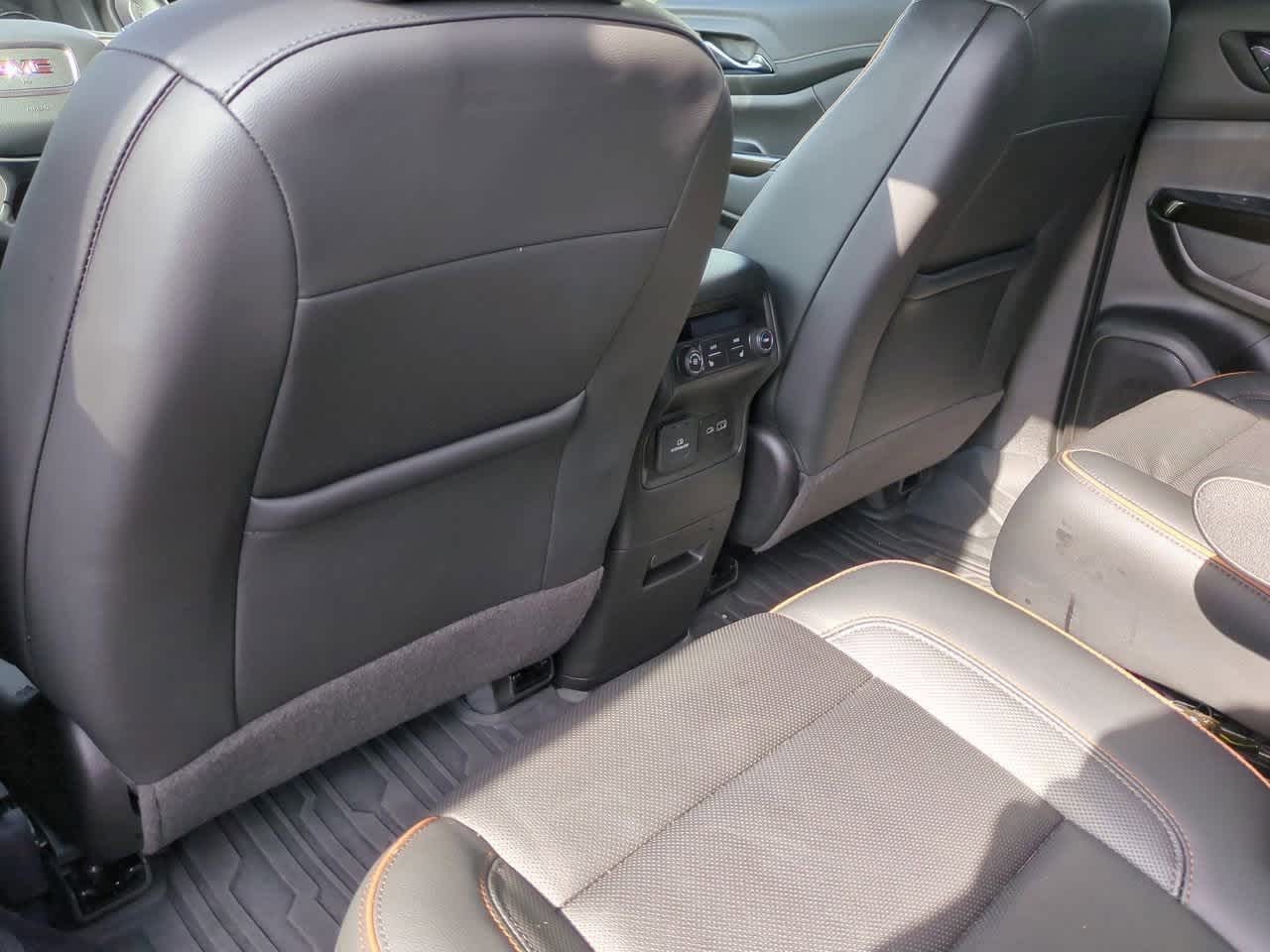 2023 GMC Acadia AWD AT4