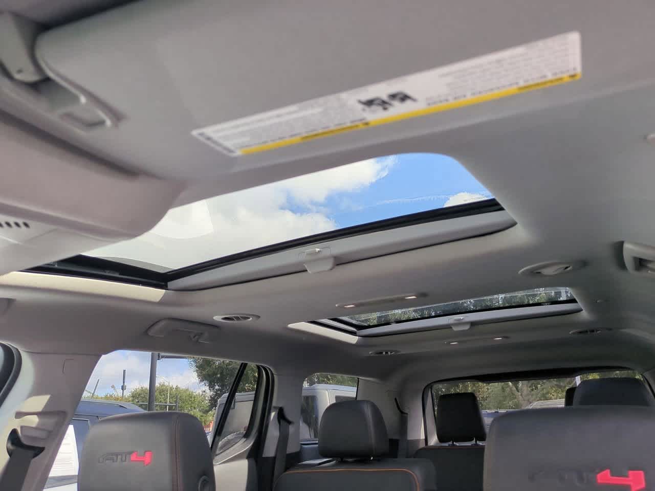 2023 GMC Acadia AWD AT4