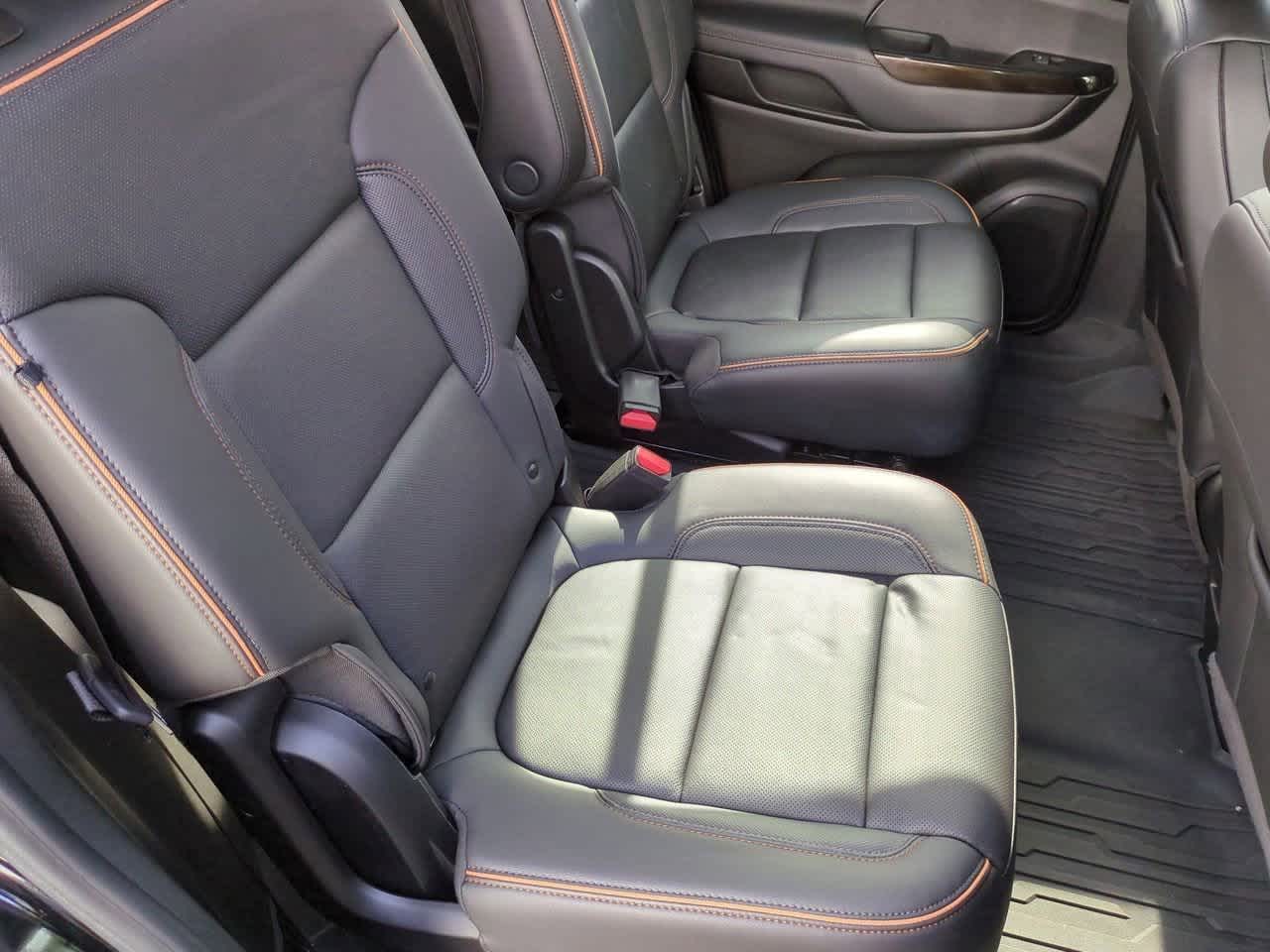 2023 GMC Acadia AWD AT4