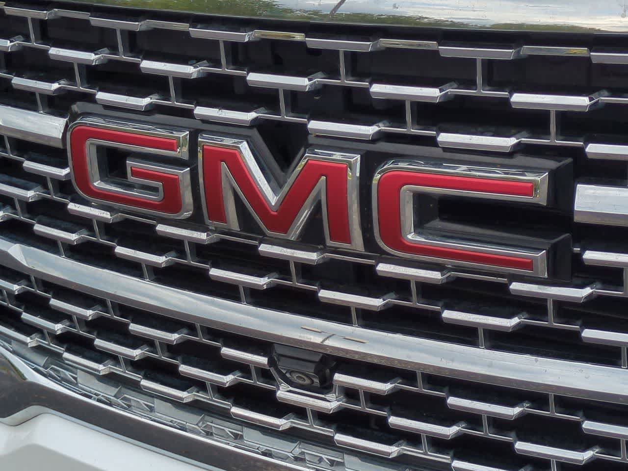 GMC Acadia Denali con tracción delantera (2022)
