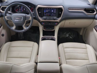 GMC Acadia Denali con tracción delantera (2022)