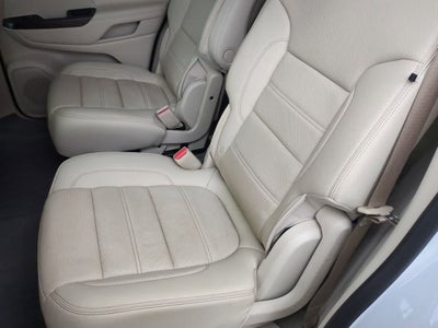 GMC Acadia Denali con tracción delantera (2022)