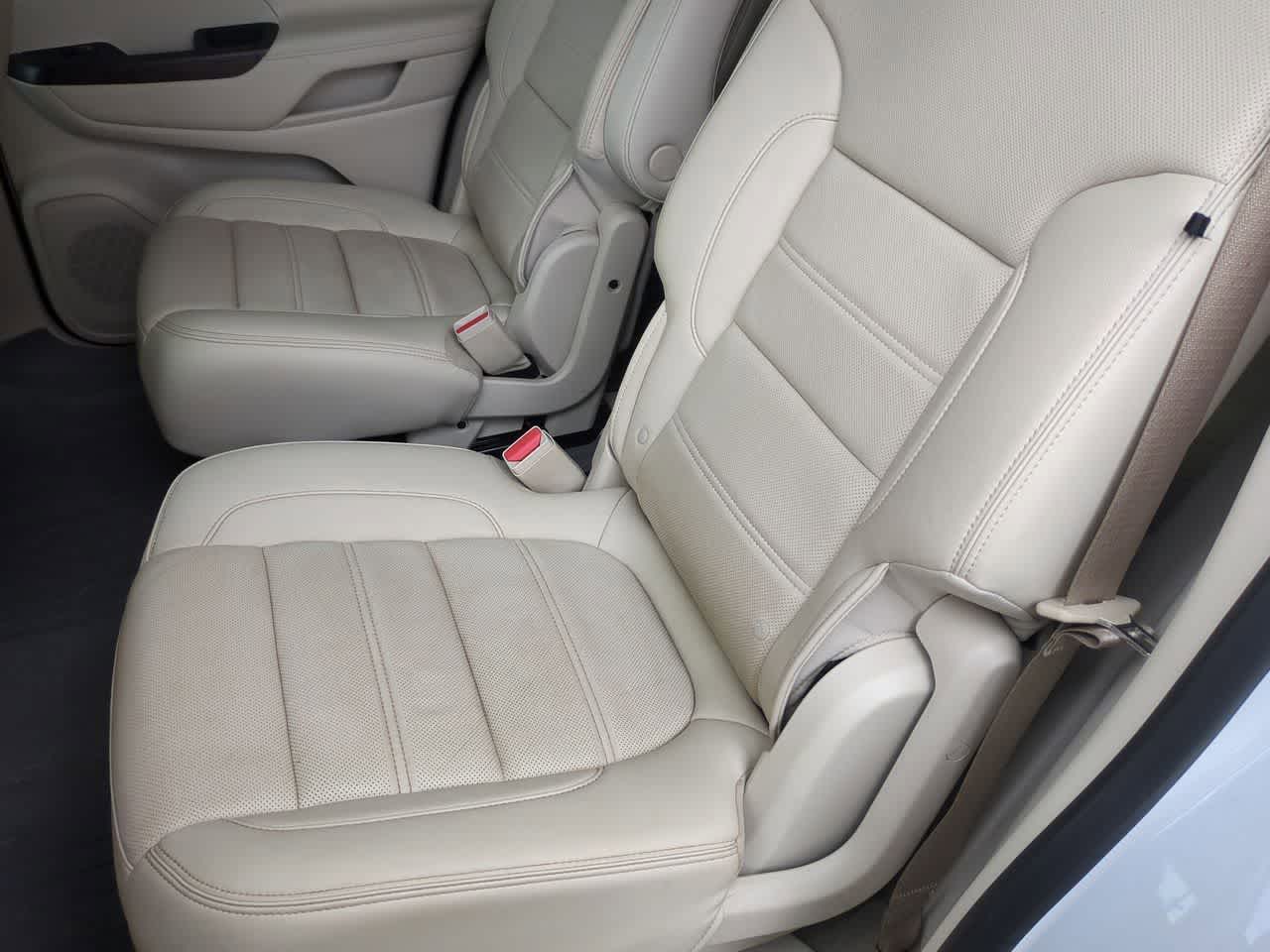 GMC Acadia Denali con tracción delantera (2022)