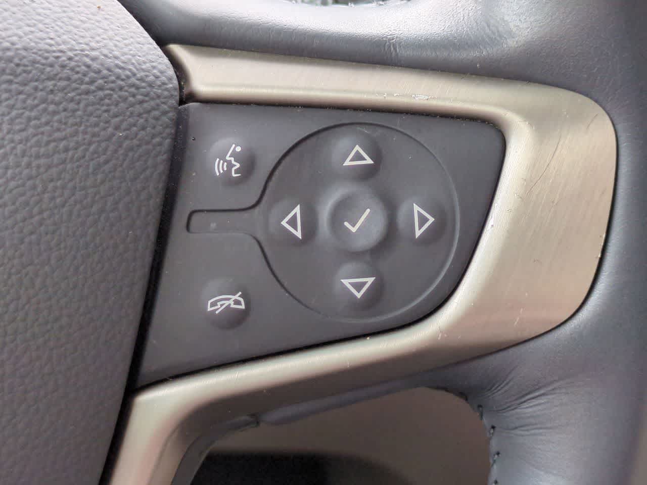 GMC Acadia Denali con tracción delantera (2022)