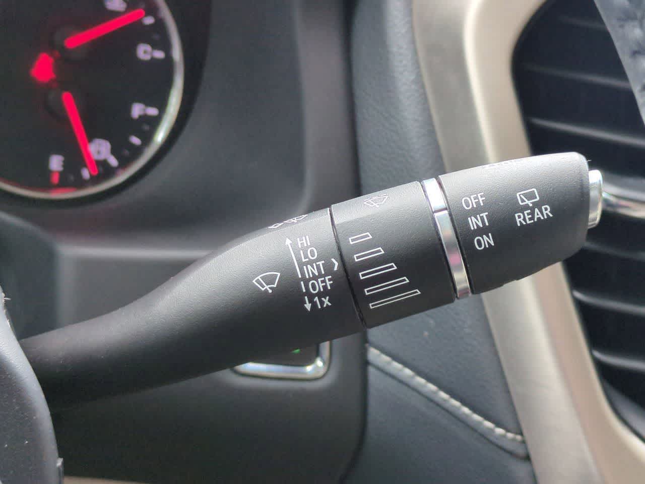 GMC Acadia Denali con tracción delantera (2022)