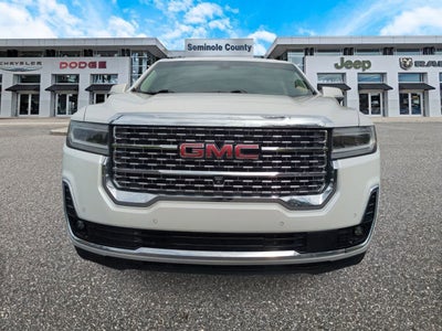 GMC Acadia Denali con tracción delantera (2022)