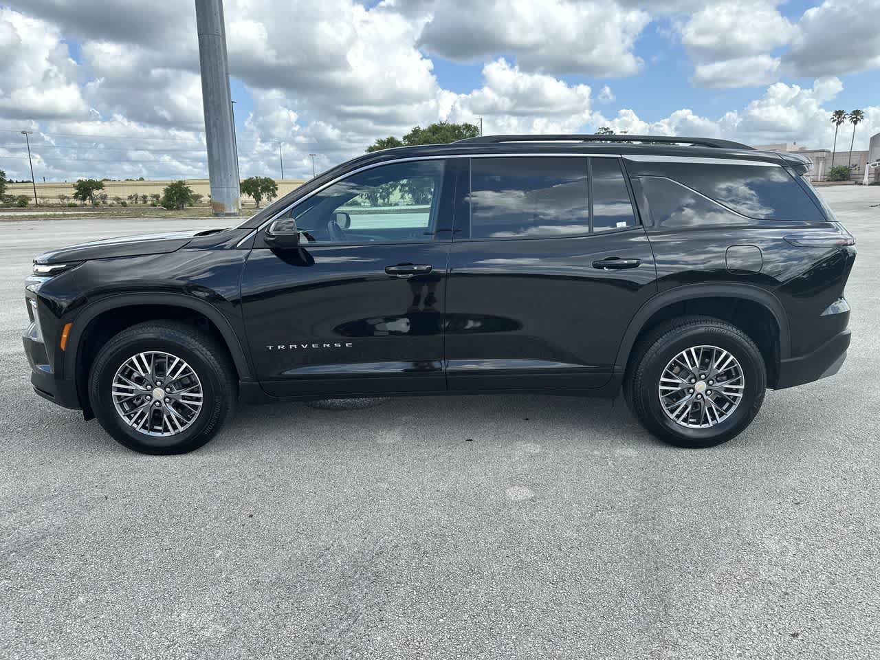 Chevrolet Traverse LT con tracción delantera, 2026