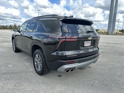 Chevrolet Traverse LT con tracción delantera, 2026