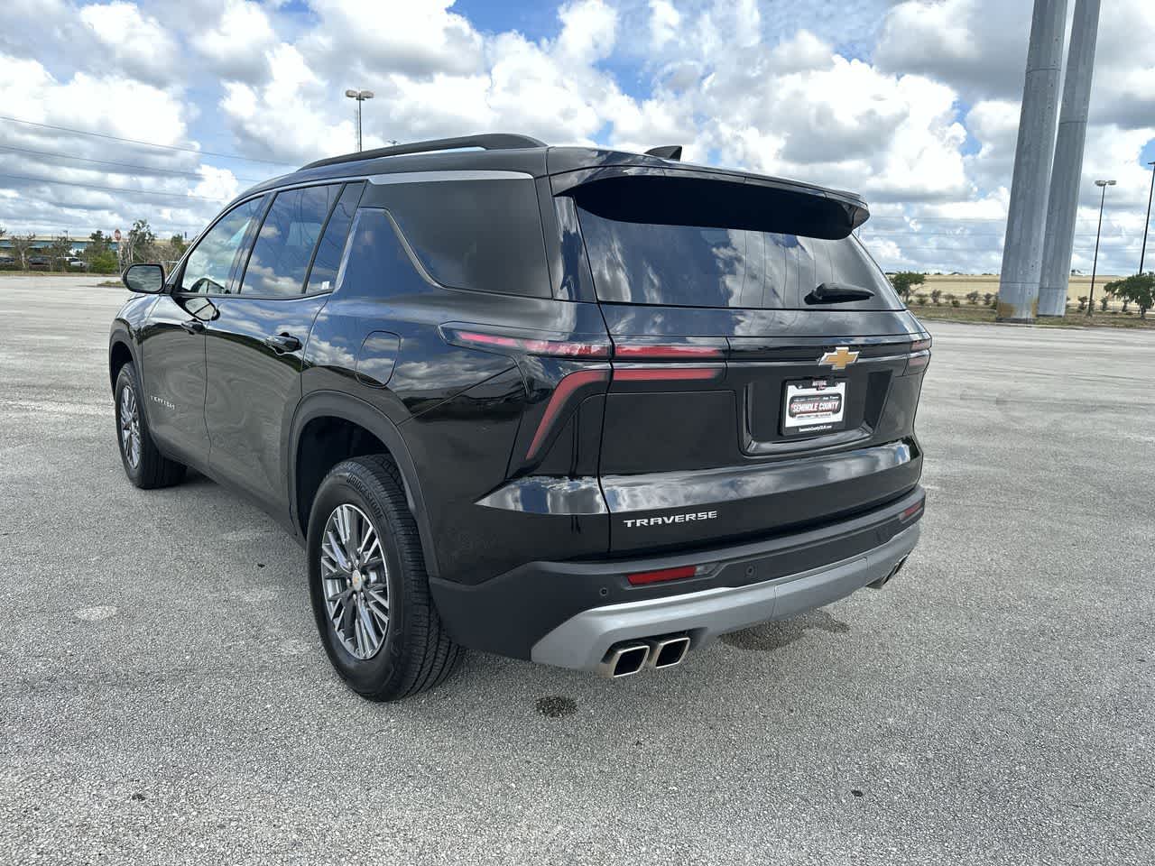 Chevrolet Traverse LT con tracción delantera, 2026