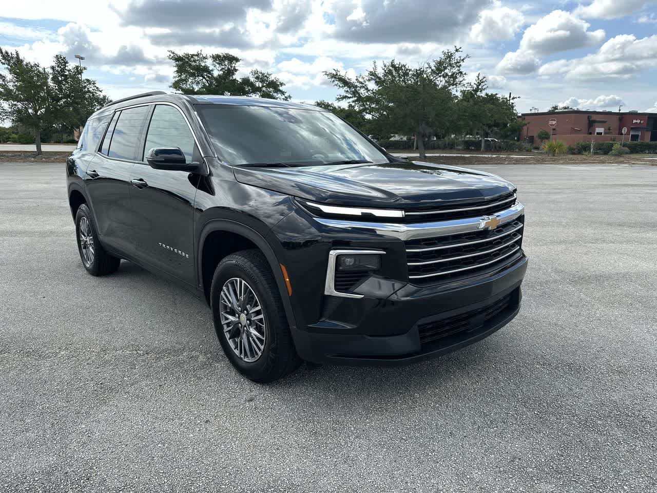 Chevrolet Traverse LT con tracción delantera, 2026
