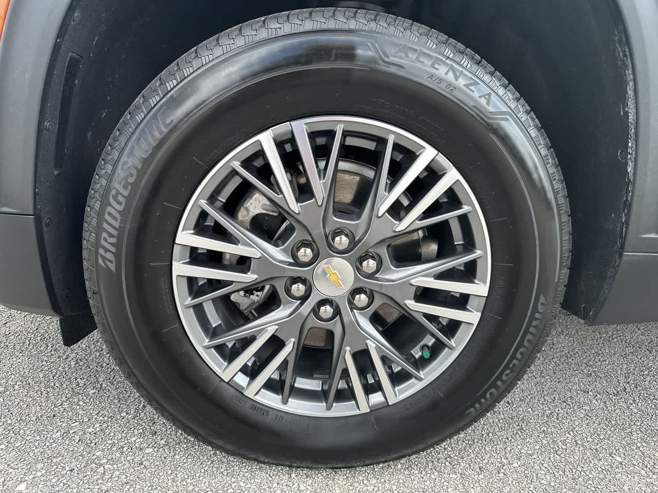 Chevrolet Traverse LT con tracción delantera, 2026